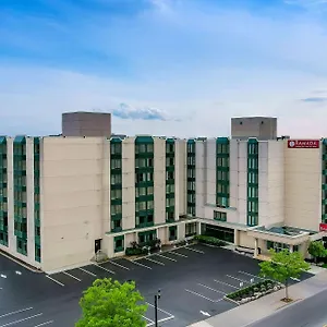 Hotel Ramada By Wyndham Near The Falls ***