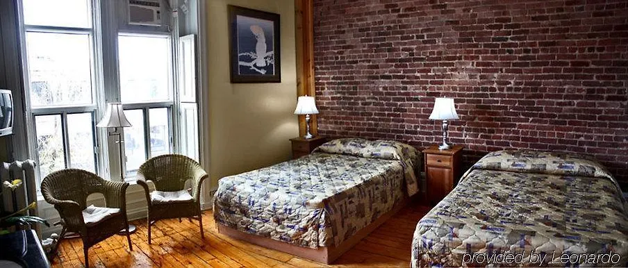 Hotel Abri Du Voyageur Montréal 2*,  Canada