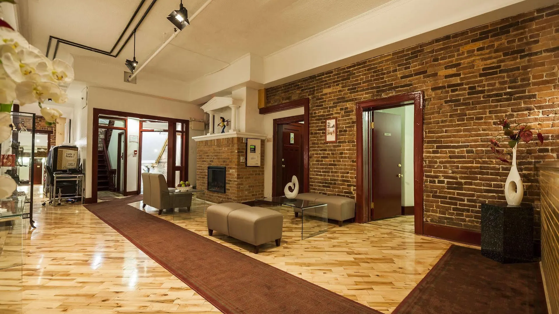 Hotel Abri Du Voyageur Montréal 2*,  Canada